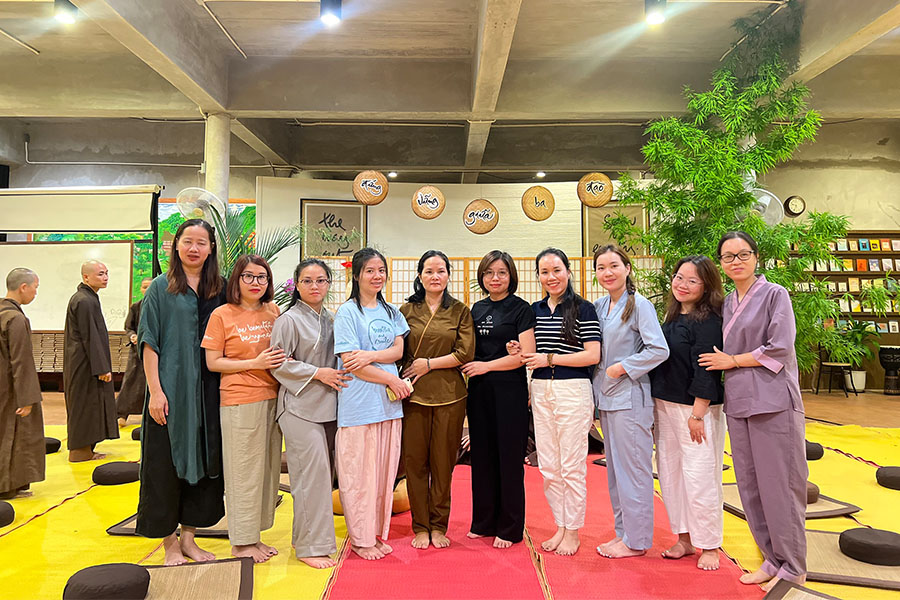 trai-nghiem-hanh-phuc-cua-cbnv-pcs-sau-khoa-thien-tap-tai-lang-mai