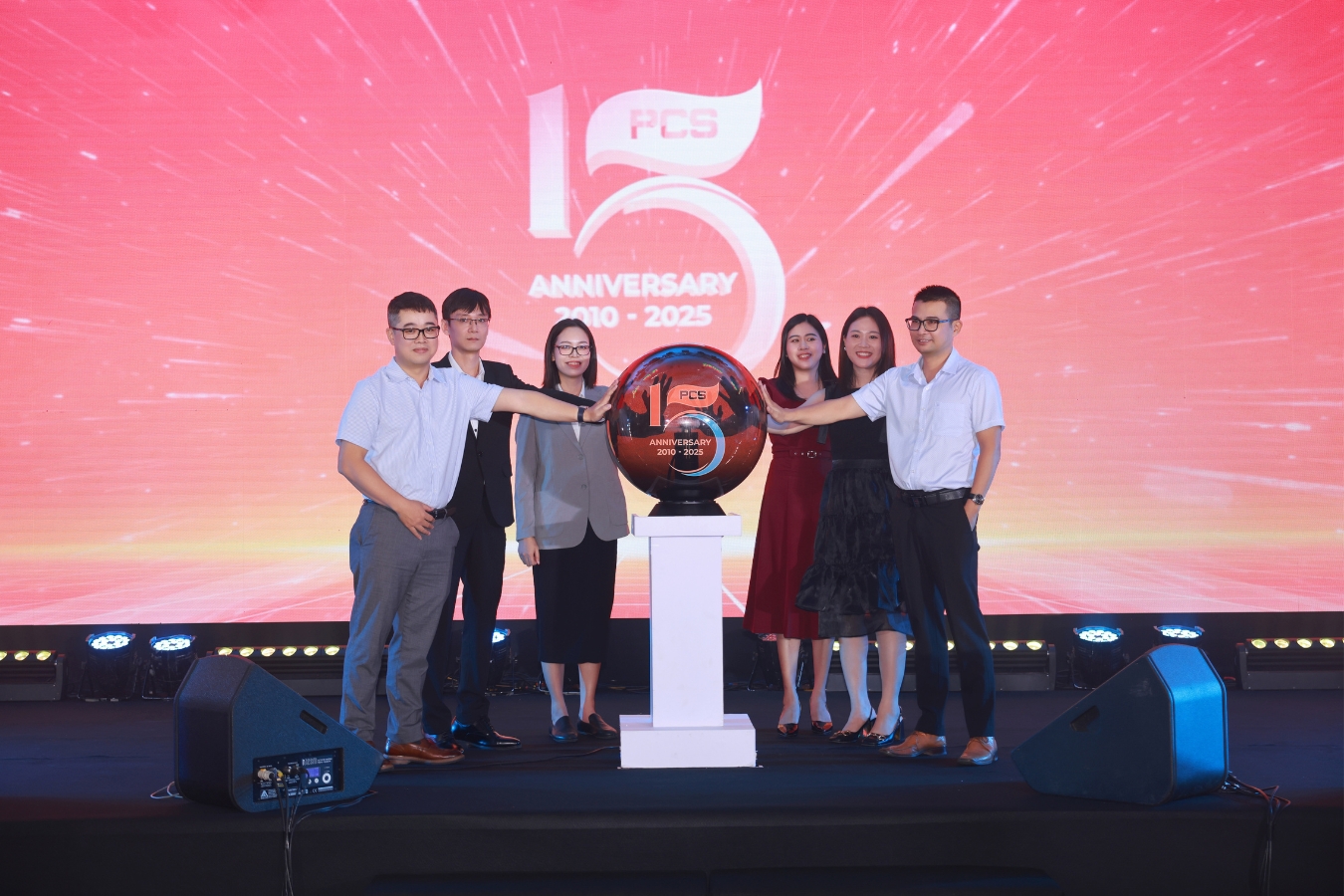 ban lãnh đạo công ty cùng nhau phát triển công ty lớn mạnh hơn với mục tiêu chung ban lãnh đạo công ty cùng nhau phát triển công ty lớn mạnh hơn với mục tiêu chung