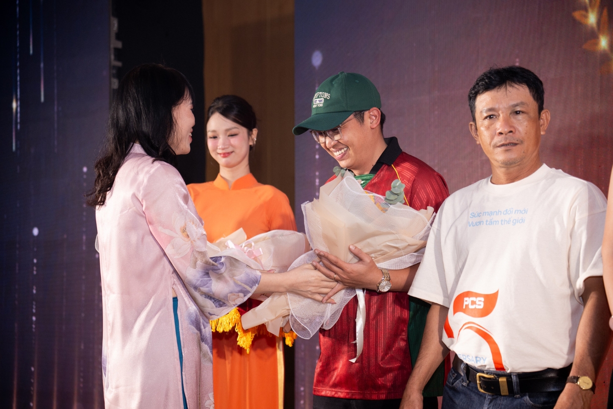 Những “người phi thường” tạo nên sức mạnh nội lực và tinh thần gắn kết trong suốt 15 năm qua.