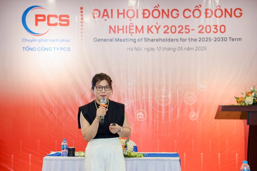 Ms. Le Thi Thu - Chairwoman of PCS Logistics shared at the shareholders' meeting