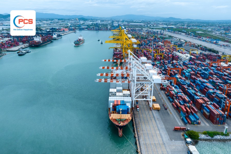 輸出入において主要な役割を果たす船便サービス