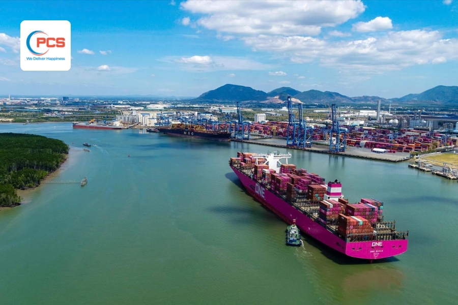 Vận chuyển đường biển giữ vai tr&ograve; chủ lực trong thương mại quốc tế nhờ khả năng chuy&ecirc;n chở lớn v&agrave; chi ph&iacute; thấp.