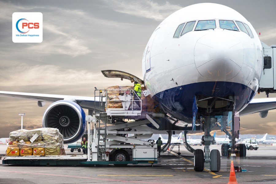 Ng&agrave;nh vận tải h&agrave;ng kh&ocirc;ng c&oacute; tốc độ cao v&agrave; y&ecirc;u cầu kỹ thuật nghi&ecirc;m ngặt