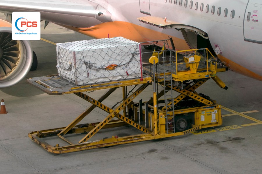 Ng&agrave;nh vận tải h&agrave;ng kh&ocirc;ng v&agrave; logistics c&ugrave;ng phối hợp để đảm bảo lưu th&ocirc;ng h&agrave;ng h&oacute;a nhanh v&agrave; hiệu quả