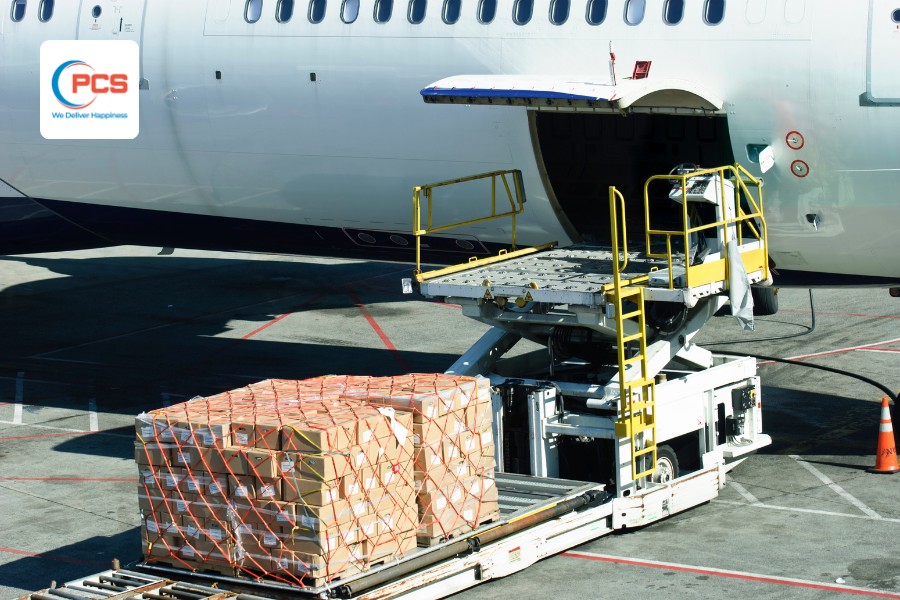 Thị trường vận tải h&agrave;ng kh&ocirc;ng nội địa Việt Nam c&oacute; quy m&ocirc; lớn v&agrave; mật độ khai th&aacute;c cao