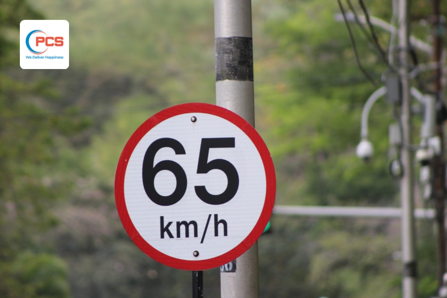 Các phương tiện vận chuyển hàng hóa đường bộ cần tuân thủ biển báo tốc độ thực tế tại tuyến đường Các phương tiện vận chuyển hàng hóa đường bộ cần tuân thủ biển báo tốc độ thực tế tại tuyến đường