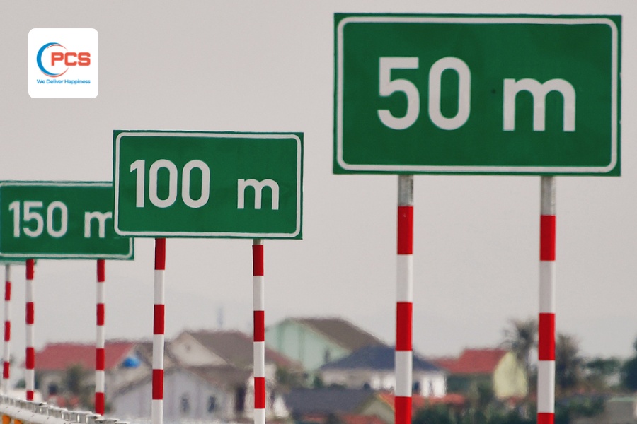 Biển báo khoảng cách an toàn giữa hai phương tiện Biển báo khoảng cách an toàn giữa hai phương tiện