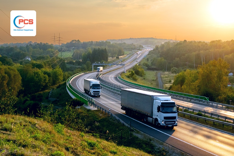 vận chuyển h&agrave;ng h&oacute;a đường bộ đ&oacute;ng vai tr&ograve; rất trong quan trọng với logistics tại việt nam