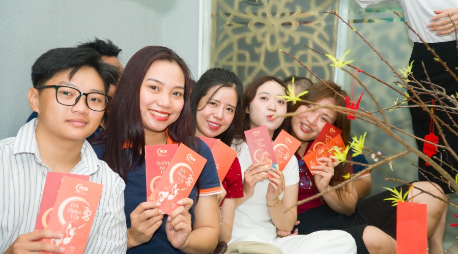 Những chiếc l&igrave; x&igrave; với sắc đỏ may mắn, mở ra một năm mới đầy su&ocirc;n sẻ