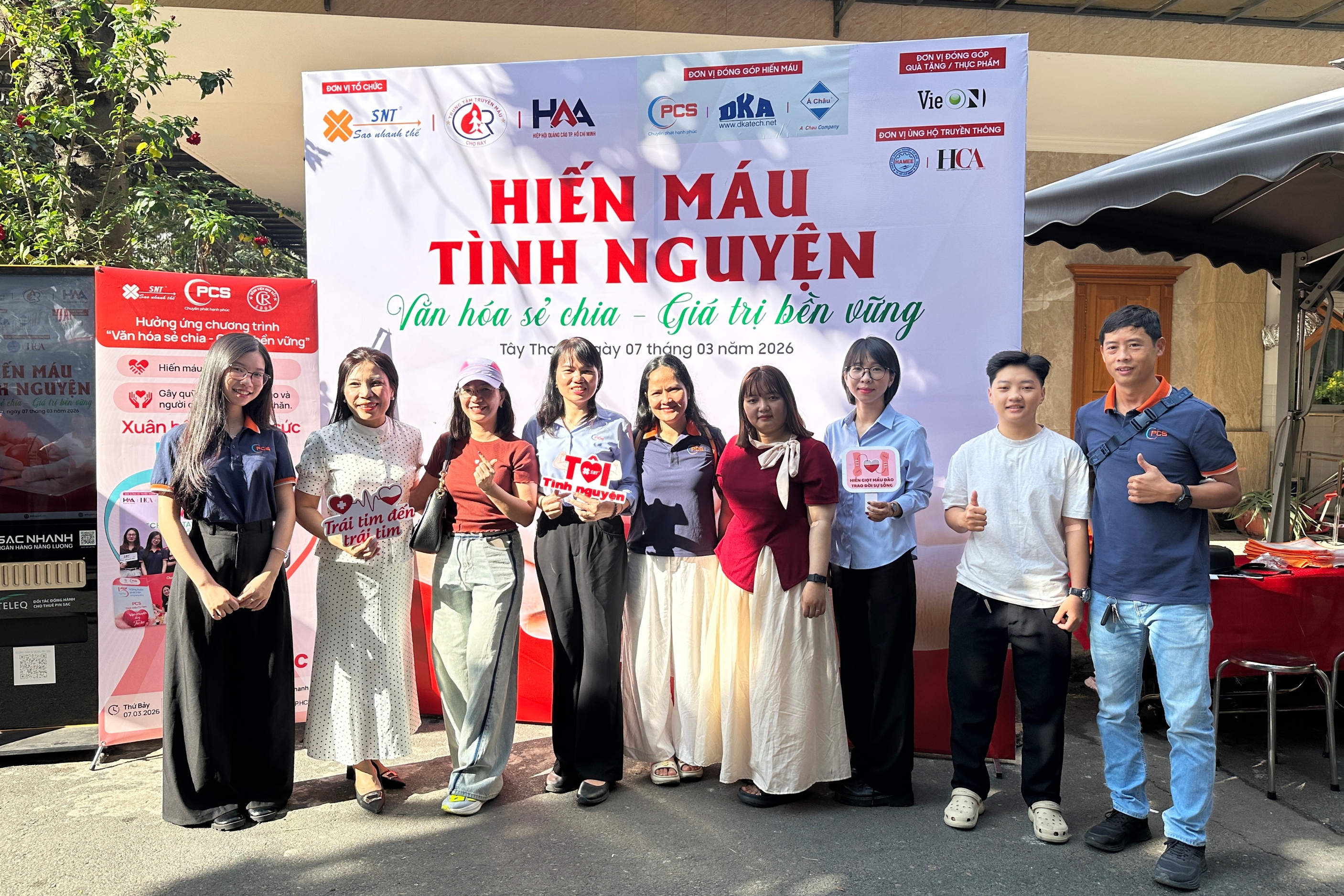 Hiến máu tình nguyện “Xuân hồng chung sức, nối mạch hạnh phúc”