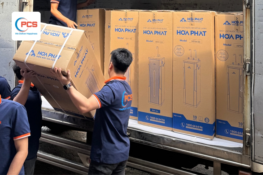 PCS Logistics đang đồng h&agrave;nh c&ugrave;ng nhiều doanh nghiệp lớn như H&ograve;a Ph&aacute;t, VinFast, MG