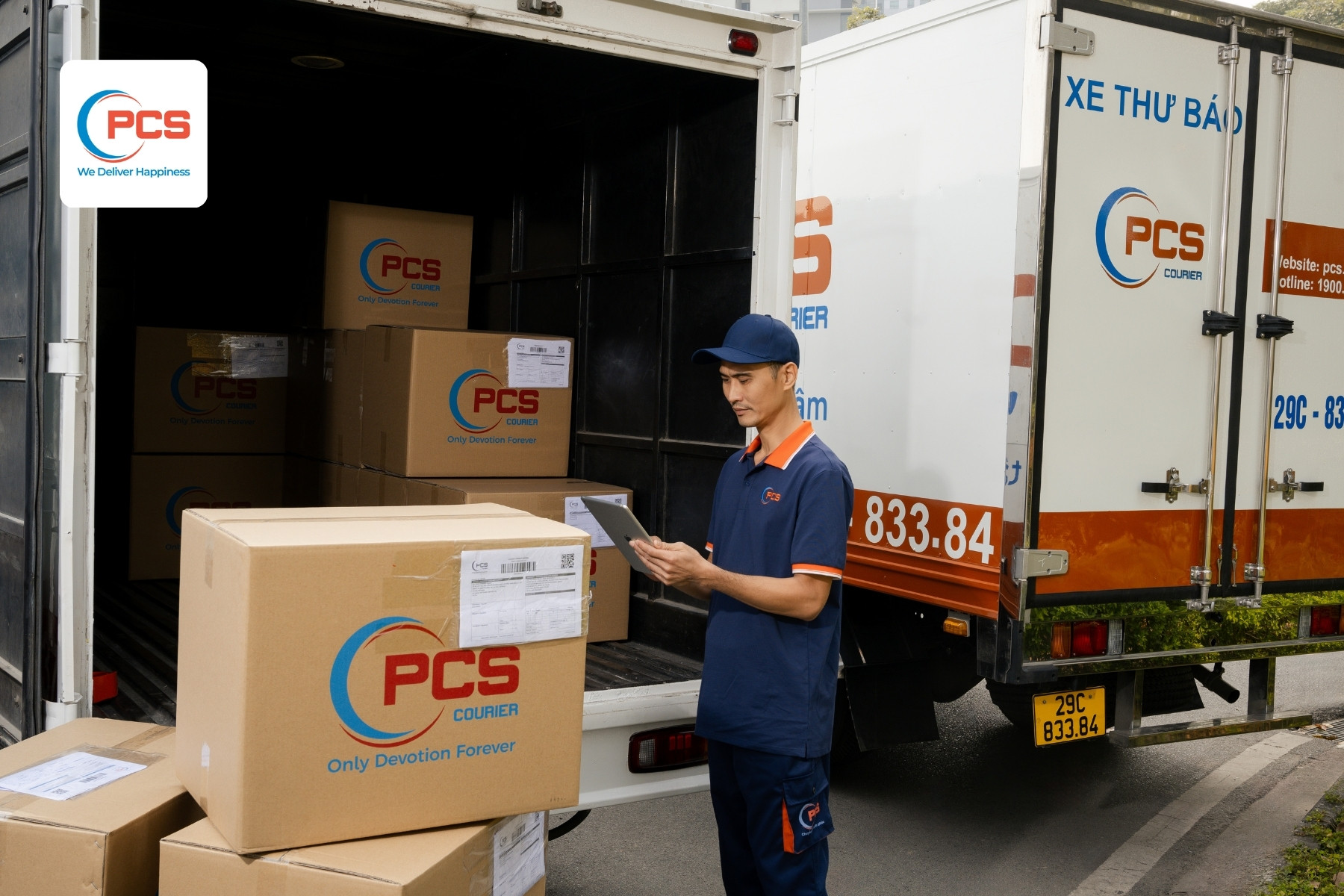 Linh kiện &ocirc; t&ocirc;, pin xe điện l&agrave; một trong những mặt h&agrave;ng đang c&oacute; nhu cầu vận chuyển lớn