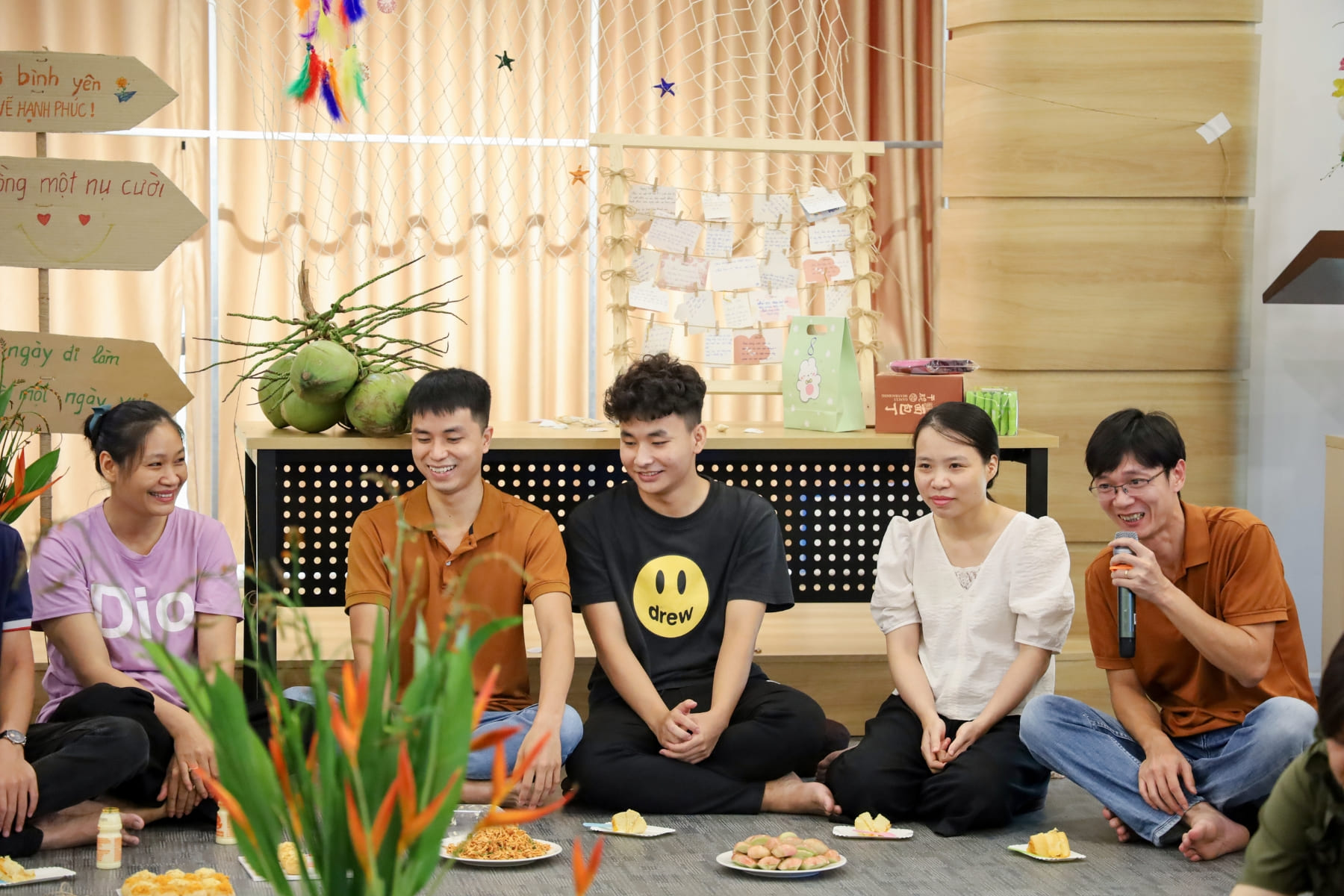 Các nhân vật chính "lung linh" của buổi tiệc Các nhân vật chính "lung linh" của buổi tiệc