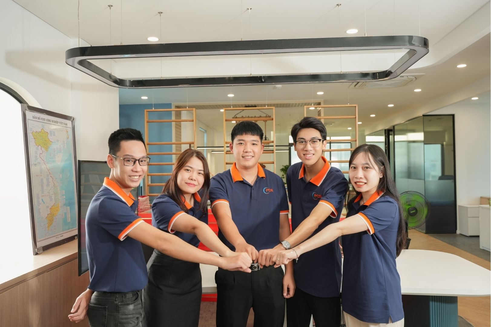 Tuyển dụng nhân viên chăm sóc khách hàng tại Hồ Chí Minh Tuyển dụng nhân viên chăm sóc khách hàng tại Hồ Chí Minh