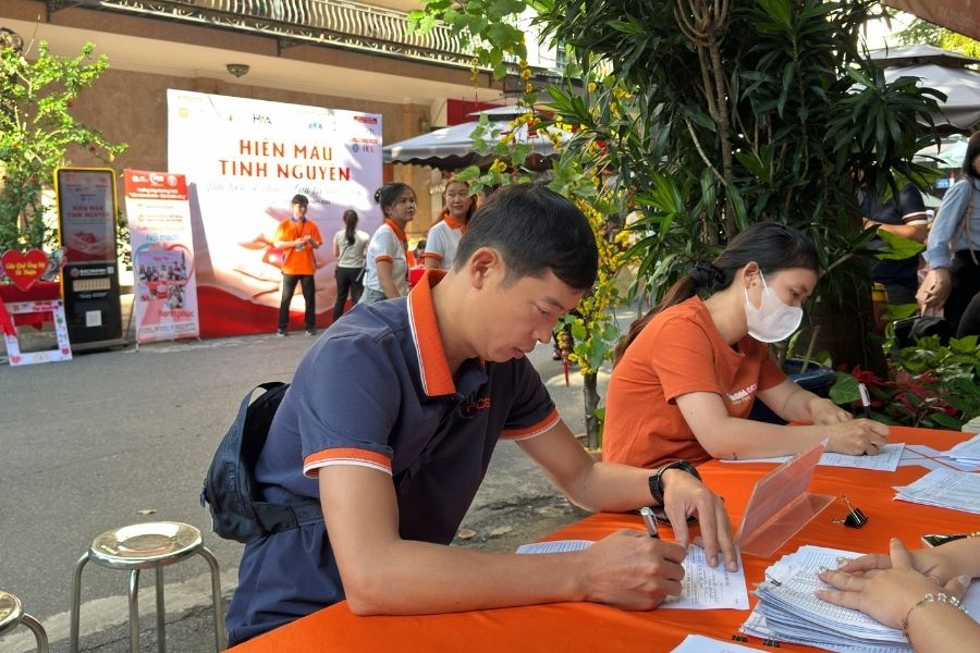 Điền th&ocirc;ng tin đăng k&yacute; hiến m&aacute;u