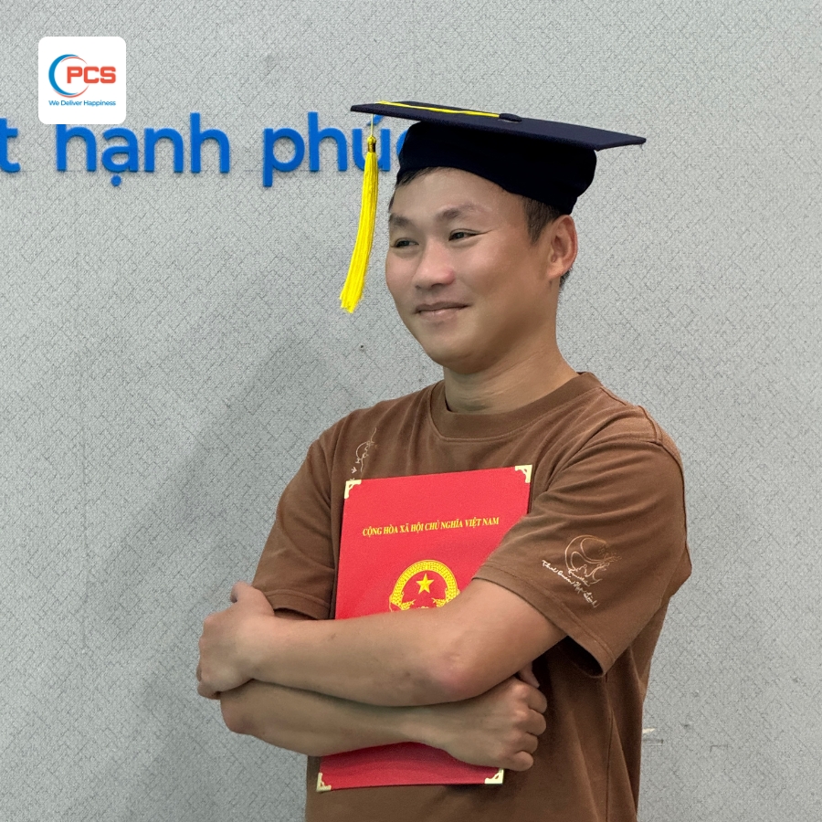 Ch&uacute;c mừng anh Huỳnh To&agrave;n ch&iacute;nh thức tốt nghiệp PCS Logistics