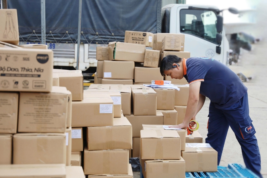 Để chuyển phát nhanh hàng hóa an toàn, doanh nghiệp cần đóng gói phù hợp với phân loại hàng hóa Để chuyển phát nhanh hàng hóa an toàn, doanh nghiệp cần đóng gói phù hợp với phân loại hàng hóa