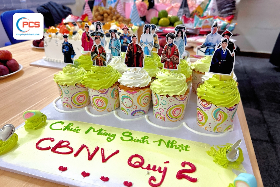 B&aacute;nh sinh nhật cupcake theo concept &ldquo;Hậu cung PCS Logistics Truyện&rdquo;