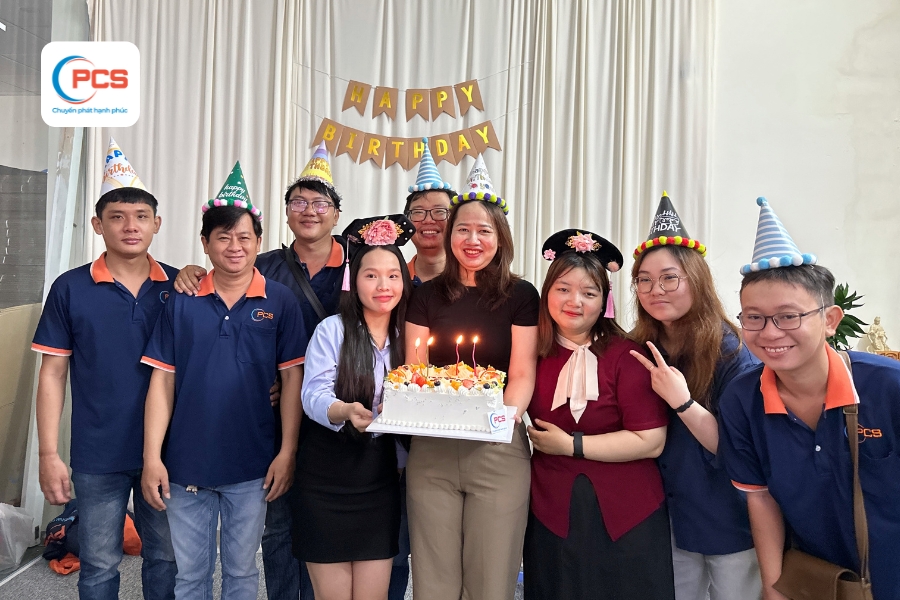C&aacute;c th&agrave;nh vi&ecirc;n sinh nhật th&aacute;ng 4-5-6 c&ugrave;ng lưu lại bức ảnh kỷ niệm tại chương tr&igrave;nh.&nbsp;