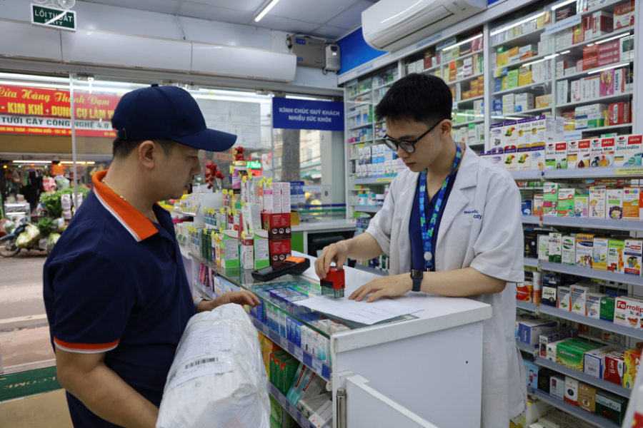 PCS Logistics lấy và giao hàng tận nơi cho An Phát Xanh đến các nhà thuốc Pharmacity. PCS Logistics lấy và giao hàng tận nơi cho An Phát Xanh đến các nhà thuốc Pharmacity.