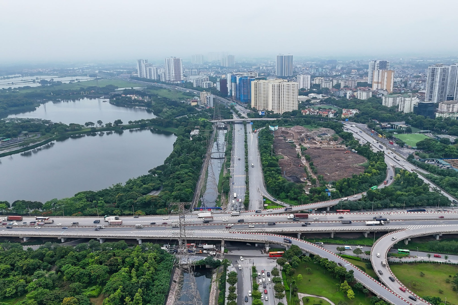 Hệ thống giao thông thuận tiện giúp kết nối hàng hóa Hà Nam với các tỉnh phía Bắc. Hệ thống giao thông thuận tiện giúp kết nối hàng hóa Hà Nam với các tỉnh phía Bắc.