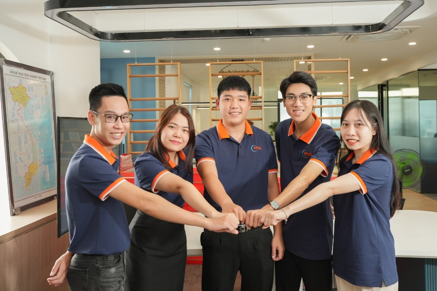 PCS Logistics sở hữu đội ngũ nh&acirc;n sự trẻ, linh hoạt, chủ động đ&aacute;p ứng đa dạng nhu cầu vận chuyển h&agrave;ng h&oacute;a.&nbsp;