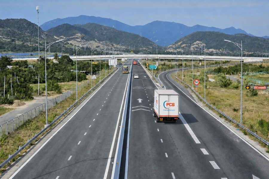 PCS Logistics triển khai đa dạng giải pháp vận chuyển Đà Lạt – Sài Gòn, linh hoạt theo sản lượng và thời gian giao hàng. PCS Logistics triển khai đa dạng giải pháp vận chuyển Đà Lạt – Sài Gòn, linh hoạt theo sản lượng và thời gian giao hàng.