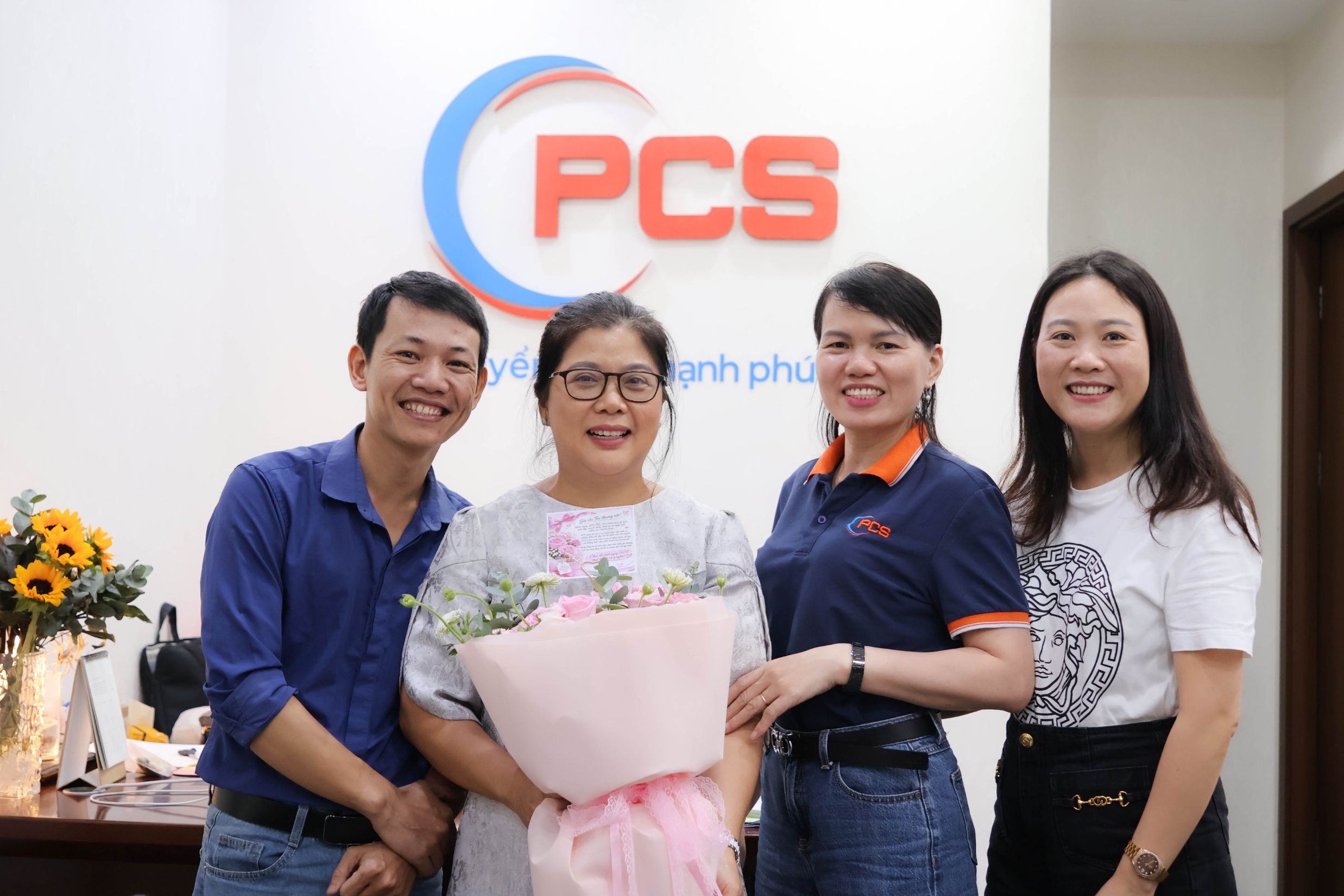 1792664766053_pcs-logistics-lan-toa-yeu-thuong-mung-ngay-phu-nu-viet-nam-20-10-20.jpg